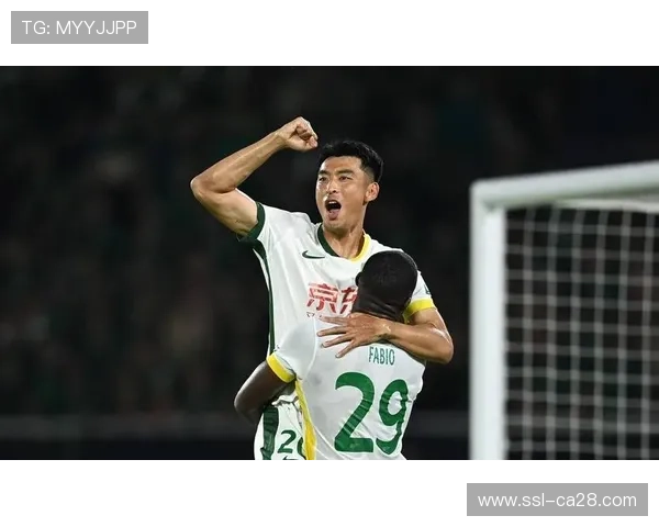 浙江队程进红牌离场，多打一人国安完成逆转